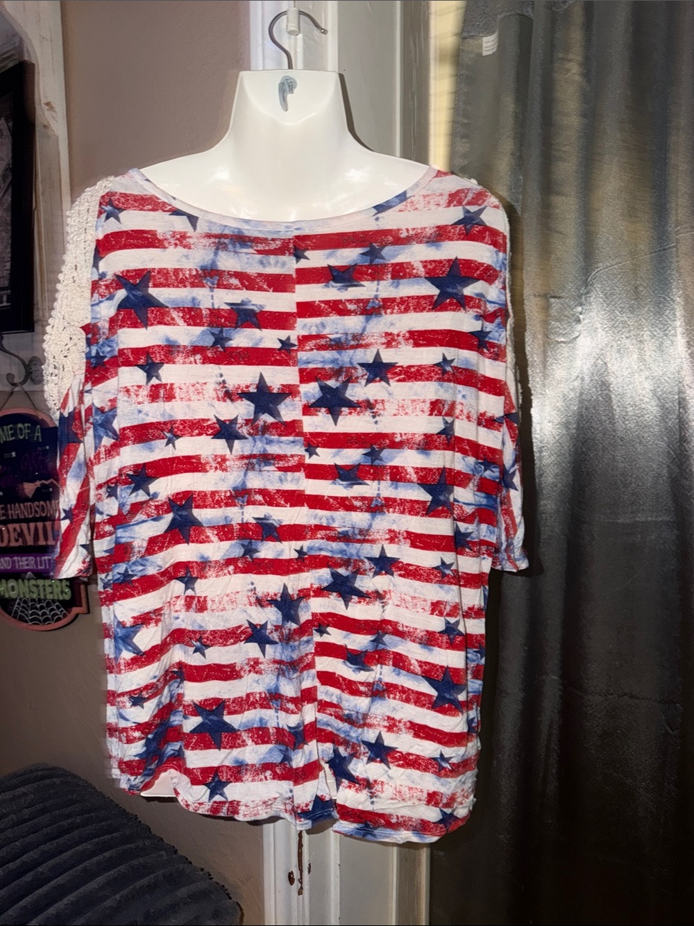 Women’s Red White Blue Star-Striped Cold Shoulder Top Rue 21 size XL - Picture 5 of 6